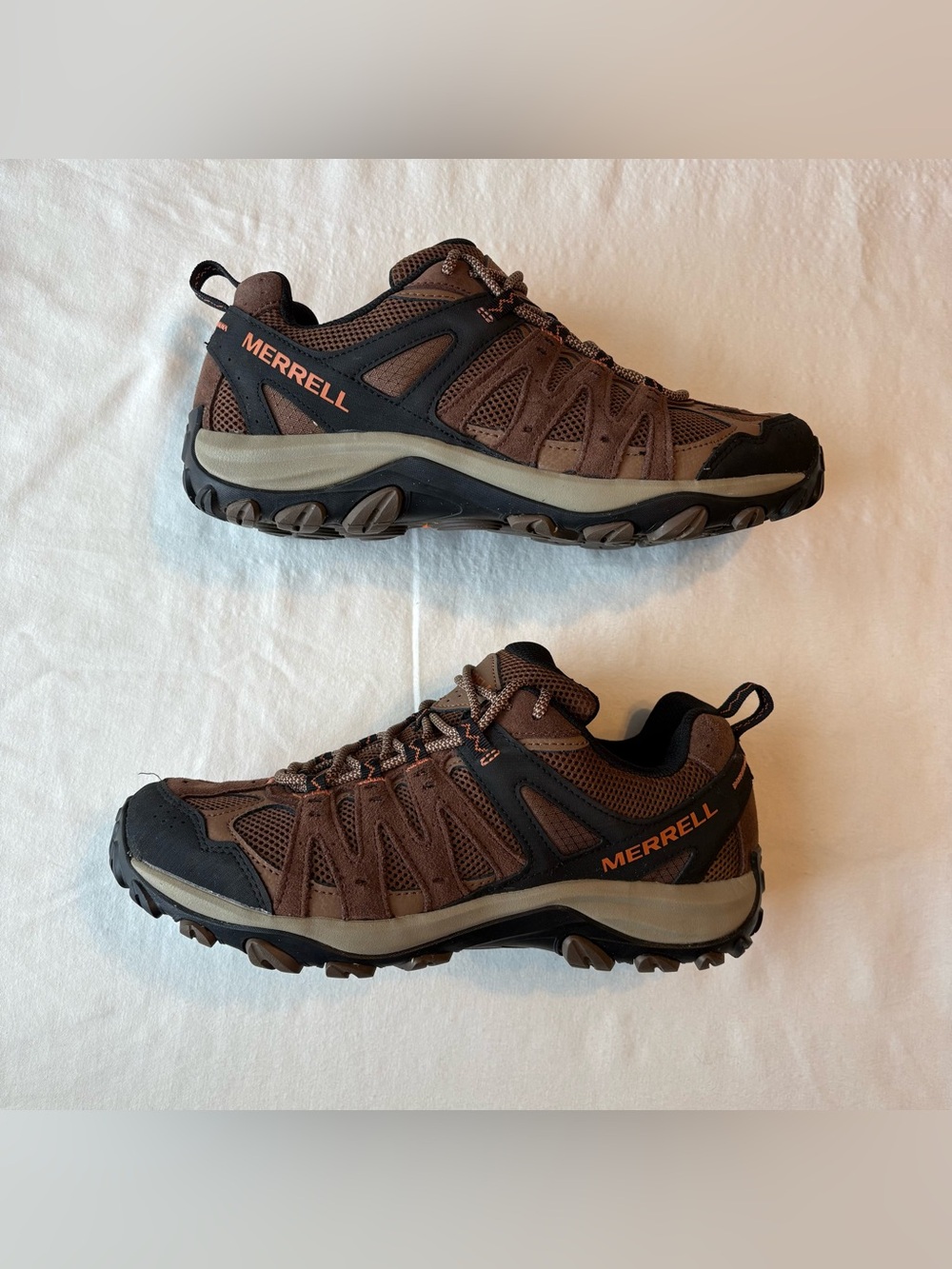 Merrell Accentor 3 Hiking Shoes in a Brown and Black Colorway  size 9